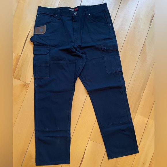 Men’s Wrangler Work Pant - Picture 2 of 7